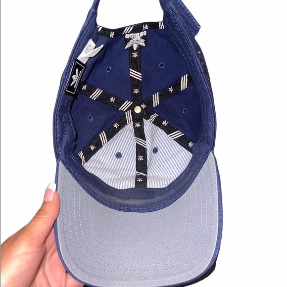 Adidas hat - Picture 3 of 3